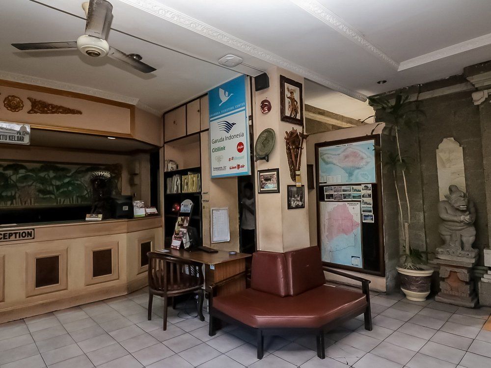 Oyo 3244 Grand Chandra Hotel Denpasar Exterior foto